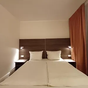  Hotel Ariana